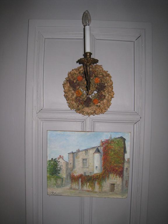 Bed and Breakfast Le Logis Des Tourelles Beaupréau Exterior foto